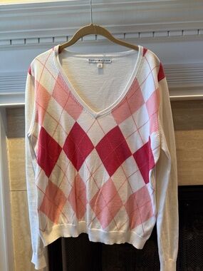 Tommy Hilfiger Women's Cream V-Neck Sweater with Pink Argyle